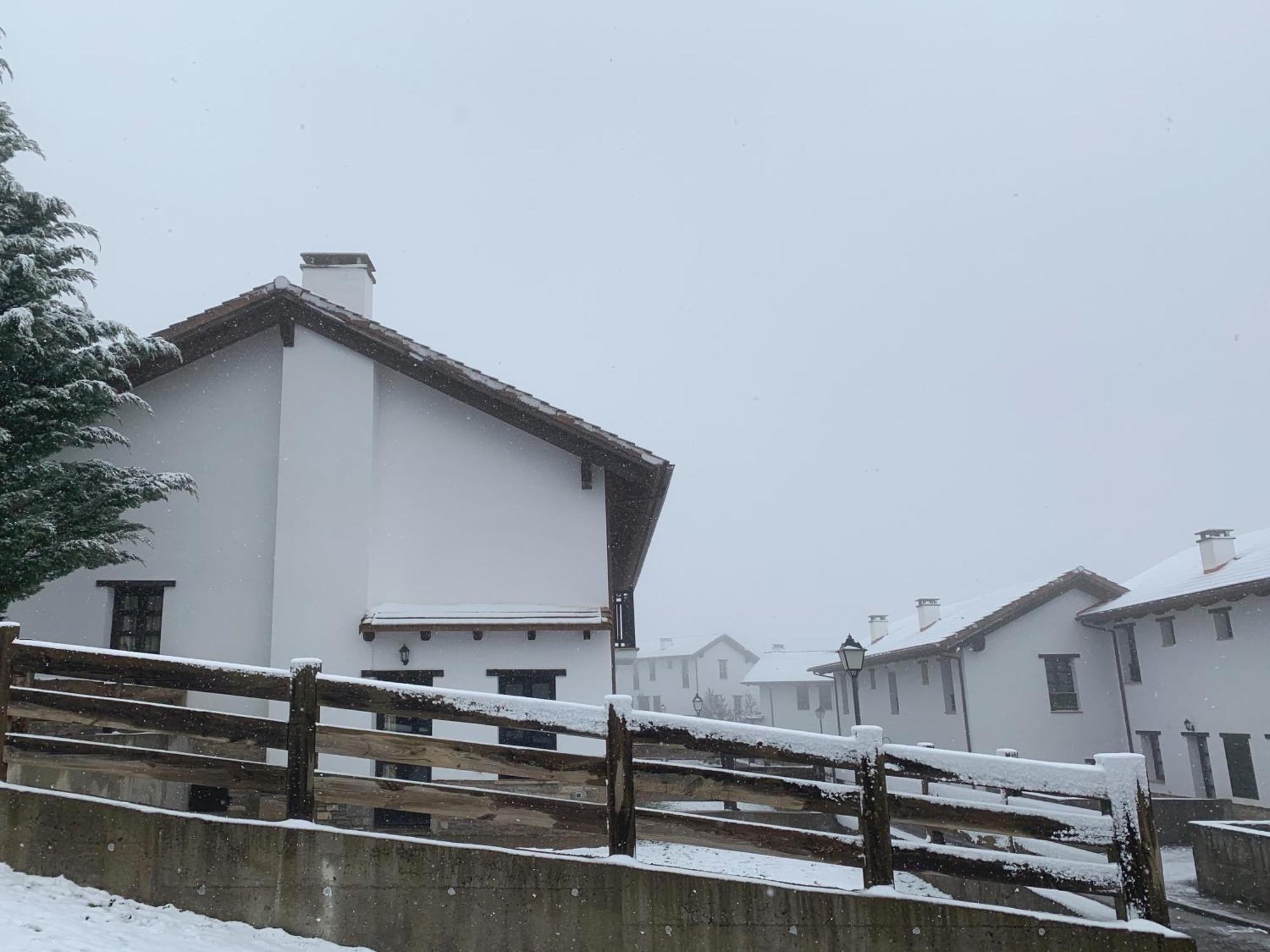 Apartamentos Jaca Badaguas 3000 Zewnętrze zdjęcie